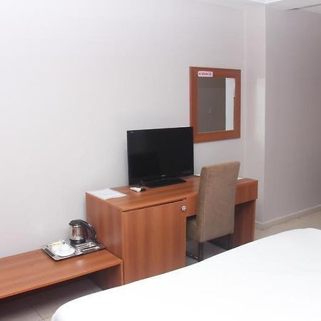 Grand Ibro Hotel Annex Ankuru Extérieur photo