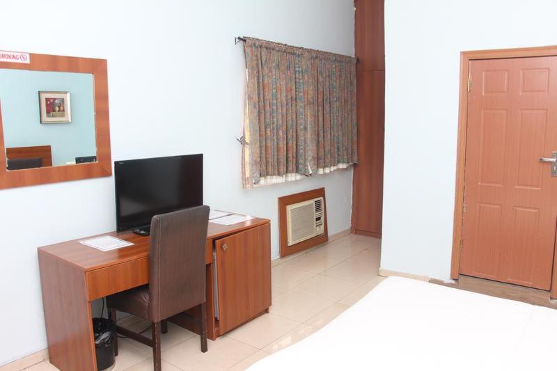 Grand Ibro Hotel Annex Ankuru Extérieur photo