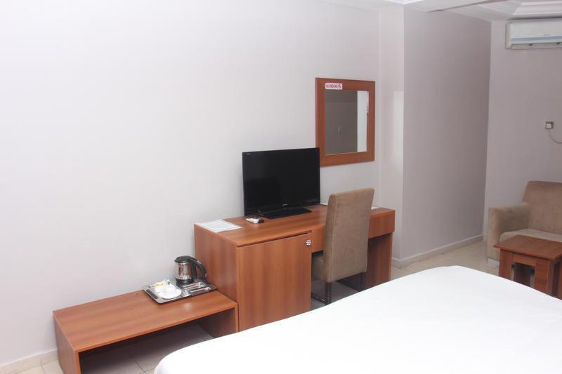 Grand Ibro Hotel Annex Ankuru Extérieur photo