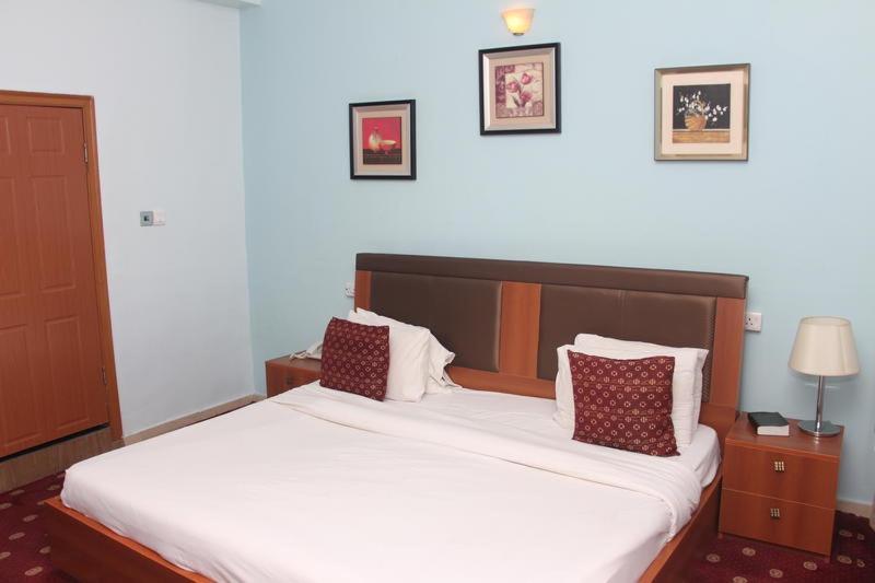 Grand Ibro Hotel Annex Ankuru Extérieur photo